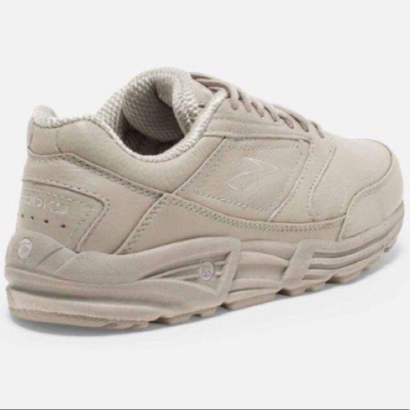 brooks dad shoes